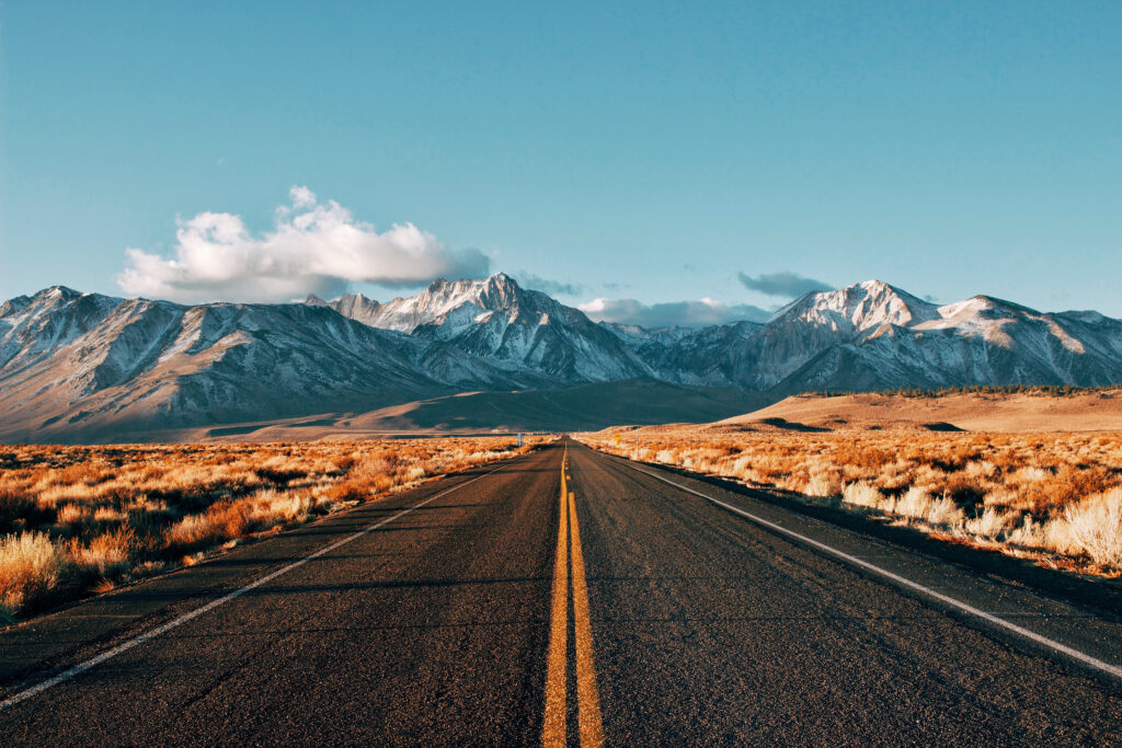 Highway 395 from Mammoth Lakes to Yosemite